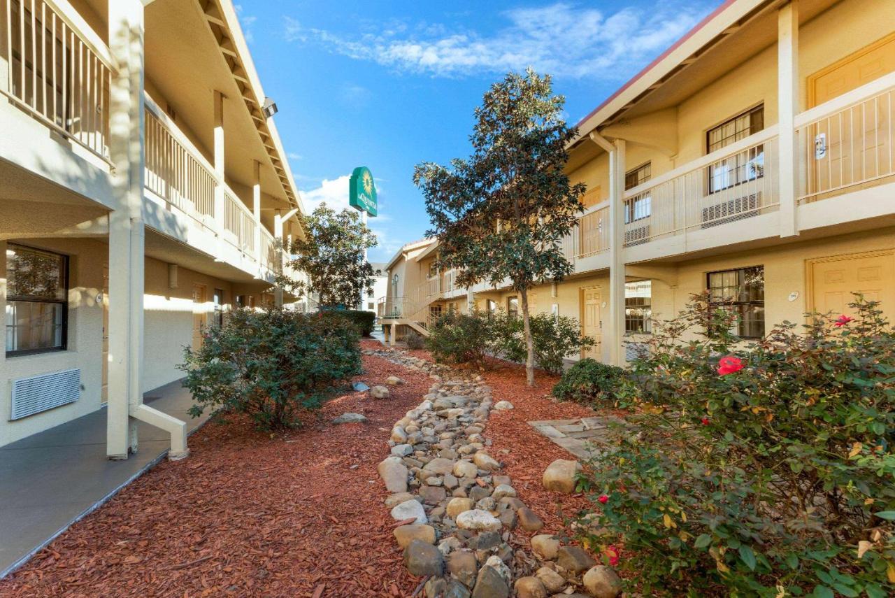 La Quinta By Wyndham Hotel